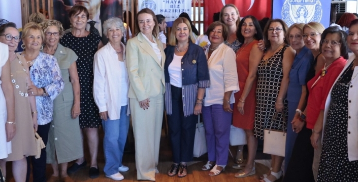 Başkan Mutlu, geleceğin kadın liderleriyle buluştu