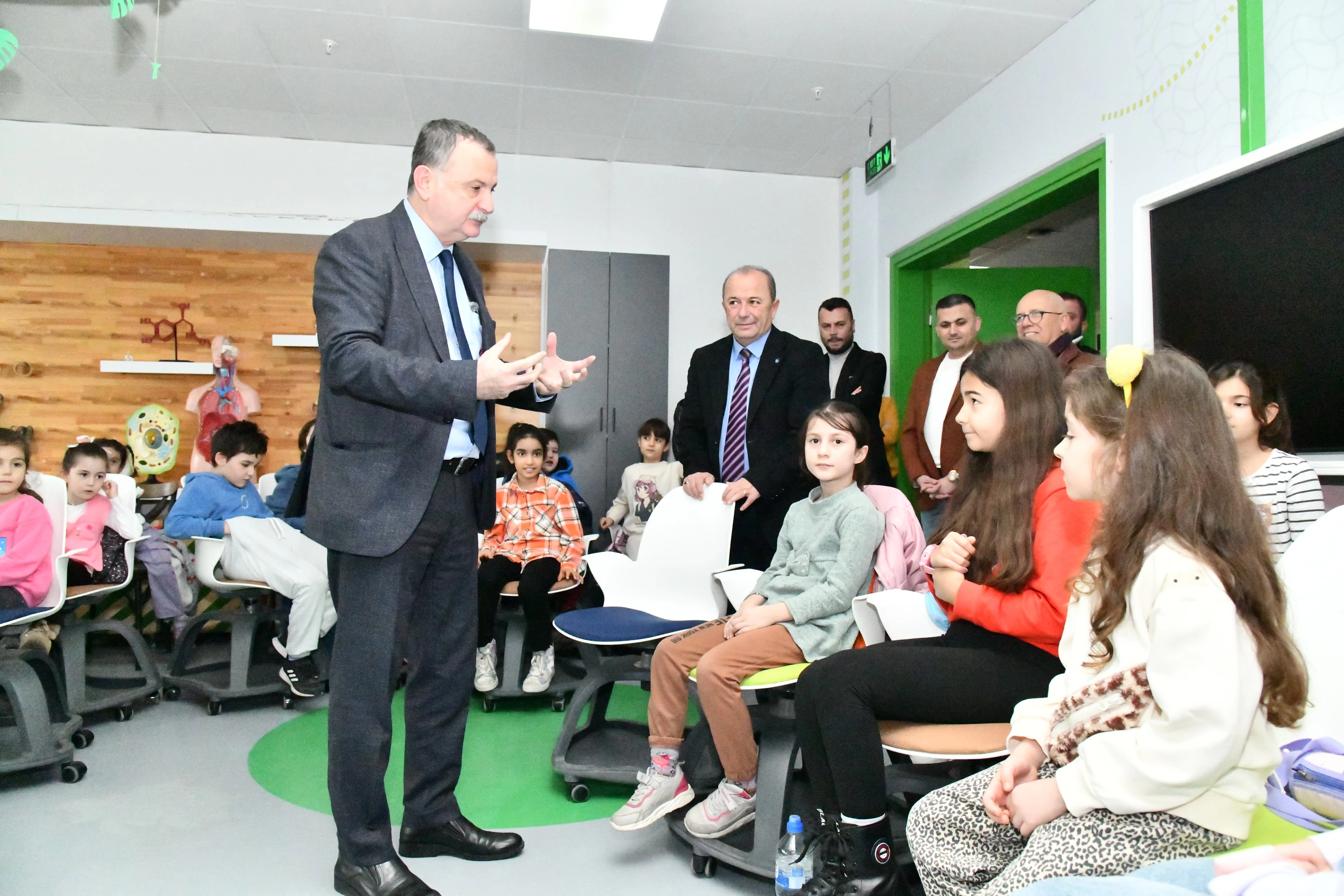 BİLİM YUNUSEMRE YARIYIL TATİLİNDE ÖĞRENCİLERİ AĞIRLADI  