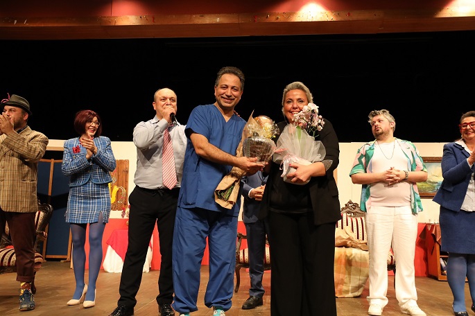 Tom, Dick ve Harry, Narlıdere'de