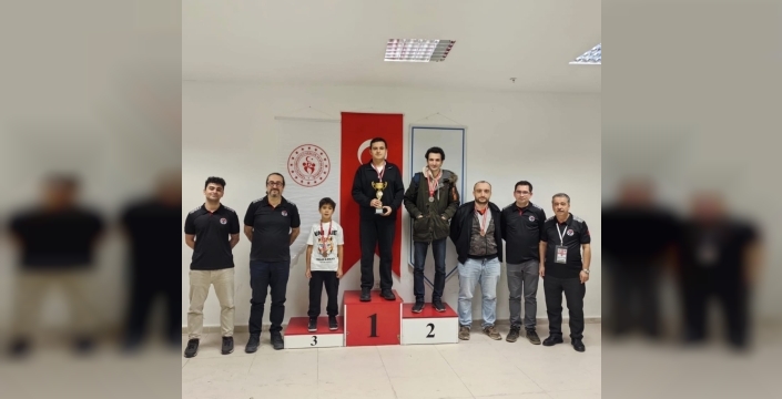 YUNUSEMRELİ SATRANÇÇI ENES KAYA'DAN ESKİŞEHİR'DE NAMAĞLUP ŞAMPİYONLUK